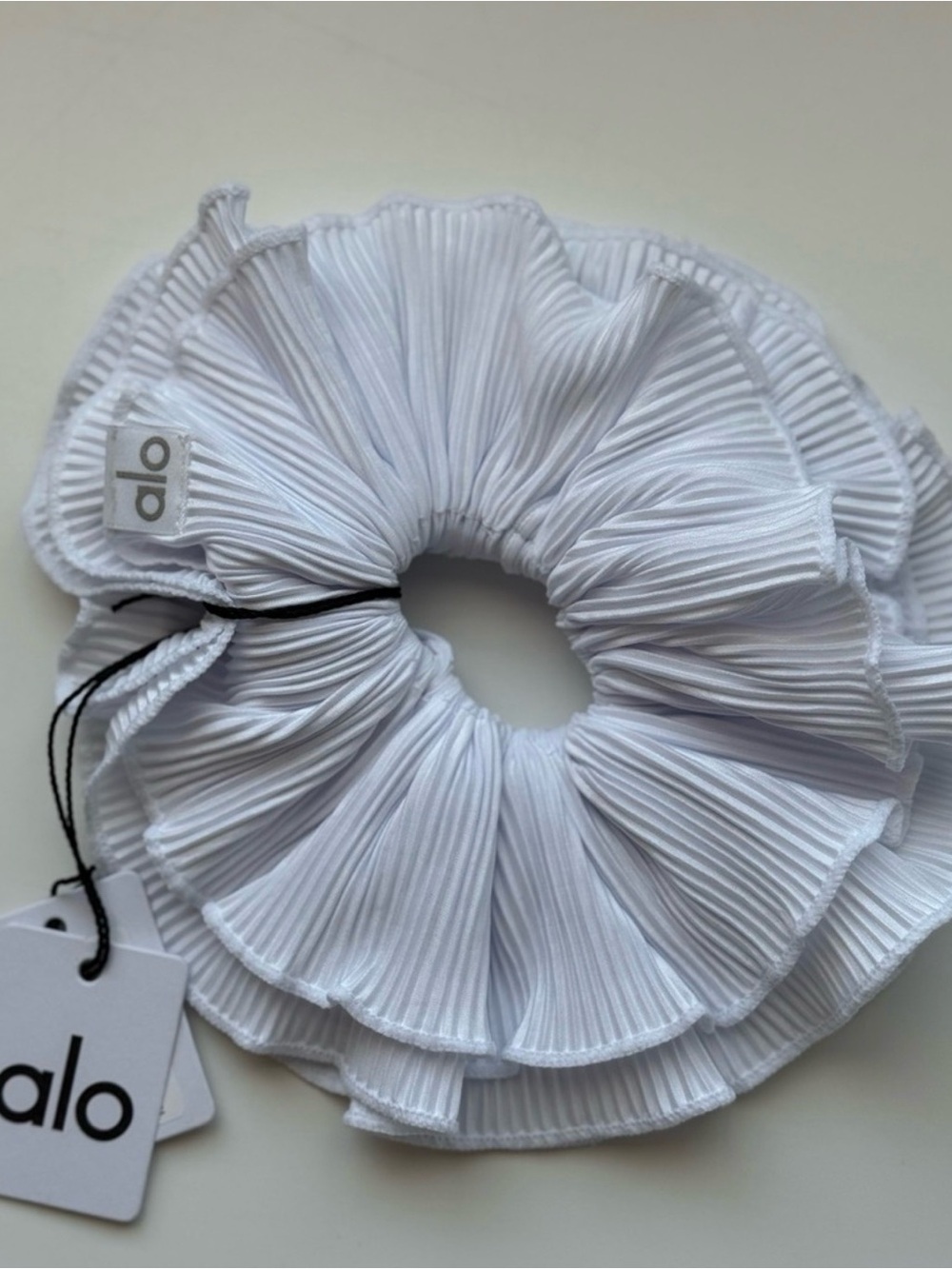 ALO Yoga White Pleated Ruffle Hair Scrunchie